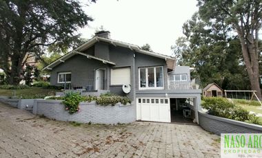 Chalet en venta en Sierra de los Padres. Lindero al Golf. Apto crédito.