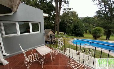 Chalet en venta en Sierra de los Padres. Lindero al Golf. Apto crédito.