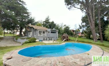 Chalet en venta en Sierra de los Padres. Lindero al Golf. Apto crédito.