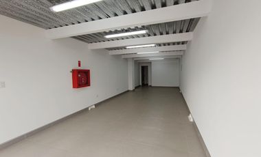 ARRIENDO LOCAL COMERCIAL 40 M2 CON ESTACIONAMIENTO