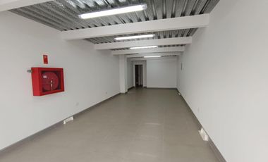 ARRIENDO LOCAL COMERCIAL 40 M2 CON ESTACIONAMIENTO