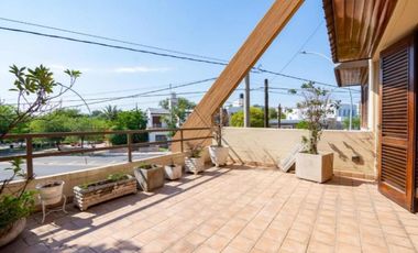 Casa en venta - 4 Dormitorios 4 Baños - Cordoba