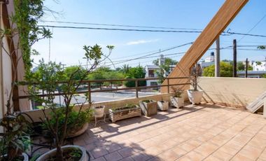 Casa en venta - 4 Dormitorios 4 Baños - Cordoba