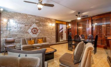 Casa en venta - 4 Dormitorios 4 Baños - Cordoba