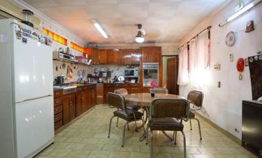 Casa en venta - 4 Dormitorios 4 Baños - Cordoba