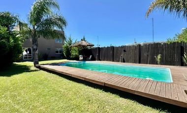 Casa en venta - 4 Dormitorios 3 Baños - San Vicente