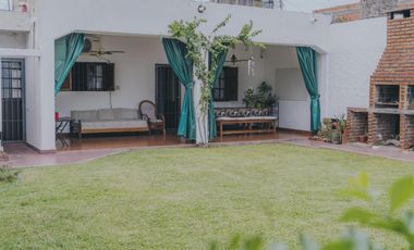 Casa en venta - 3 Dormitorios 3 Baños - La Rioja