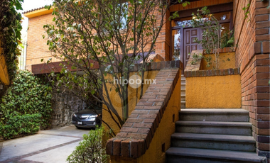 Casa en condominio en venta en Lomas de Tecamachalco