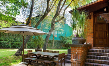 Casa en condominio en venta en Lomas de Tecamachalco