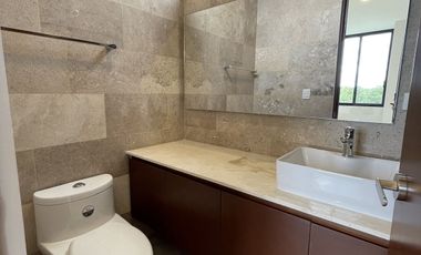 Casa en venta 4 habitaciones entrega inmediata en Tixcuytún, Mérida