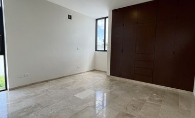 Casa en venta 4 habitaciones entrega inmediata en Tixcuytún, Mérida
