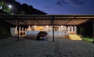 CASA EN VENTA EN AMAGÁ ¡DIVINA!
