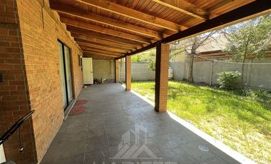 Casa en Arriendo en AVENIDA RUCATREMU