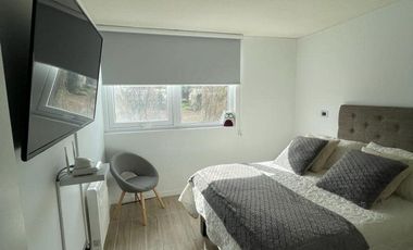 Cómodo departamento en excelente ubicación Isla Teja, Edificio Smart