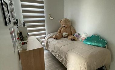 Cómodo departamento en excelente ubicación Isla Teja, Edificio Smart