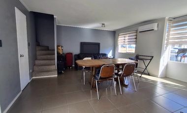 Moderna Casa en Valle Lo Campino