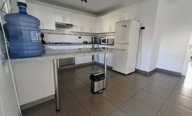 Moderna Casa en Valle Lo Campino