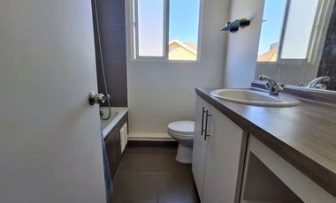 Moderna Casa en Valle Lo Campino