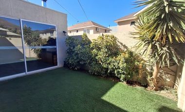 Moderna Casa en Valle Lo Campino