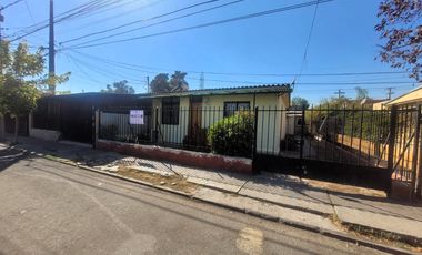 Se vende casa con amplio terreno en P.A.C