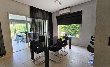 Venta Casa en una planta en barrio cerrado La Comarca