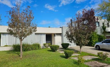 Venta Casa en una planta en barrio cerrado La Comarca
