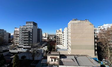 Departamento 4 amb con 2 balcones + Cochera cubierta