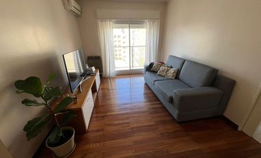 Departamento 4 amb con 2 balcones + Cochera cubierta