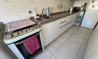 Departamento 4 amb con 2 balcones + Cochera cubierta