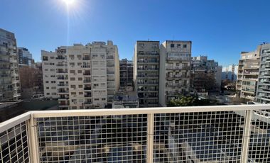 Departamento 4 amb con 2 balcones + Cochera cubierta
