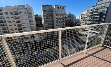 Departamento 4 amb con 2 balcones + Cochera cubierta
