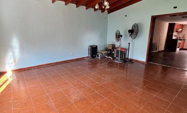 Casa Luis Guillon 3 ambientes