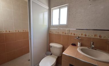 Casa en venta en San Salvador Tizatlalli, Metepec, Condominio Las Azaleas