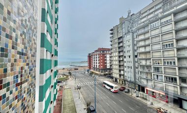 DEPARTAMENTO DE 3 AMBIENTES A LA CALLE CON BALCON CORRIDO