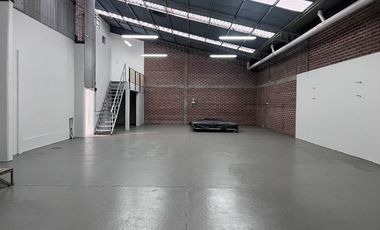 Base comercial - industrial en microcentro de Cipolletti - Rio Negro