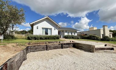 Venta en Golf 1 de Costa Esmeralda - fondo libre y super luminosa