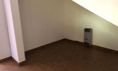 Casa 2 familias y galpon - Venta