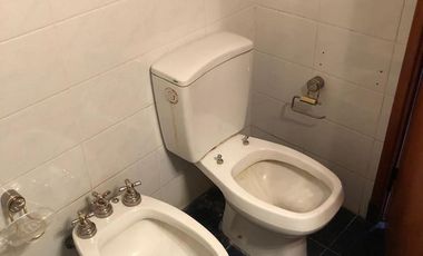 Casa 2 familias y galpon - Venta