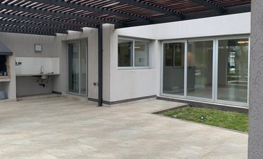 Casa en  Country Lomas de City Bell Alquiler