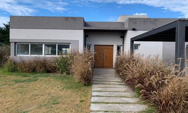 Casa en  Country Lomas de City Bell Alquiler
