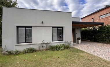 Casa en Nautico Escobar