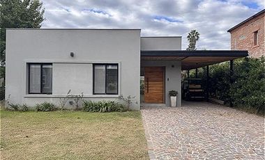 Casa en Nautico Escobar