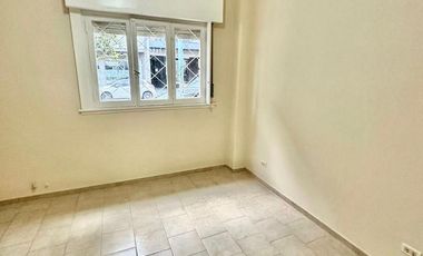 Departamento en Terminal Vieja USO PROFESIONAL/SHOWRROM PB A LA CALLE