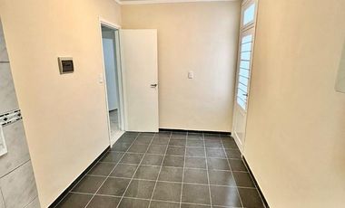 Departamento en Terminal Vieja USO PROFESIONAL/SHOWRROM PB A LA CALLE