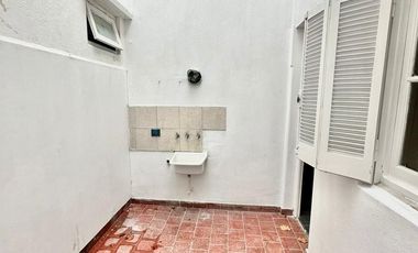 Departamento en Terminal Vieja USO PROFESIONAL/SHOWRROM PB A LA CALLE
