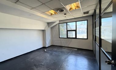 Galpón con oficinas 1900m2 en alquiler - Barracas