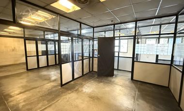 Galpón con oficinas 1900m2 en alquiler - Barracas
