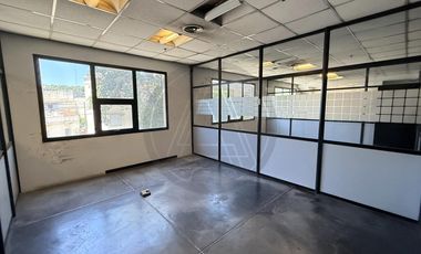 Depósito con oficinas 1900m2 en alquiler - Barracas