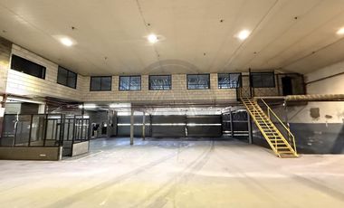 Depósito con oficinas 1900m2 en alquiler - Barracas