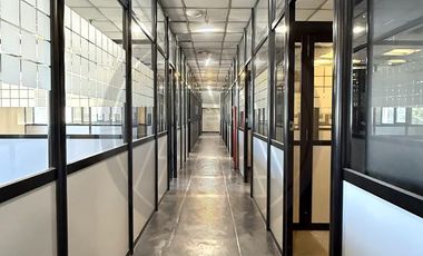 Depósito con oficinas 1900m2 en alquiler - Barracas